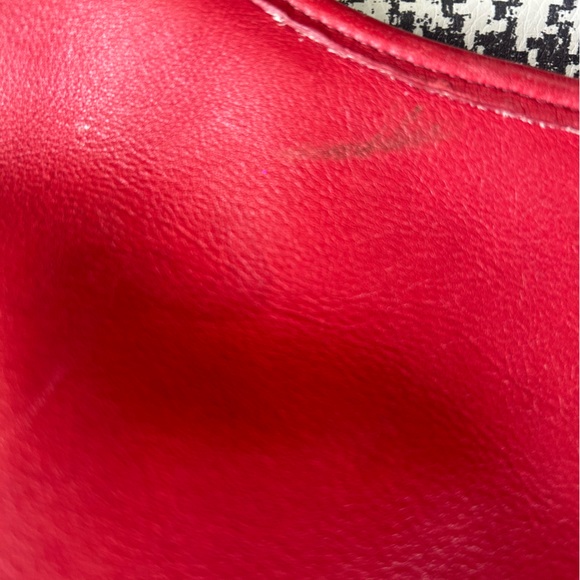 Vintage Coach Ergo Hobo in Cherry Red, Authentic Leather - Picture 7 of 11